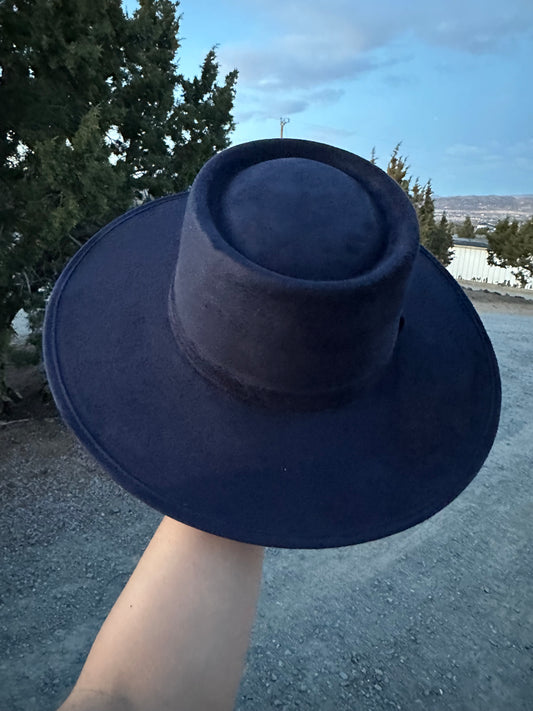 Navy Blue Gamuza Crown Cordobez