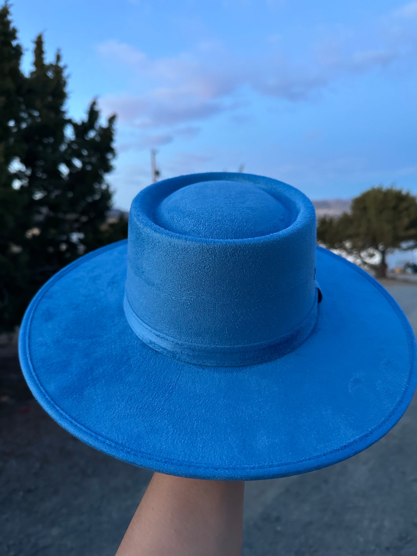 Azure Blue Gamuza Crown Cordobez Hat